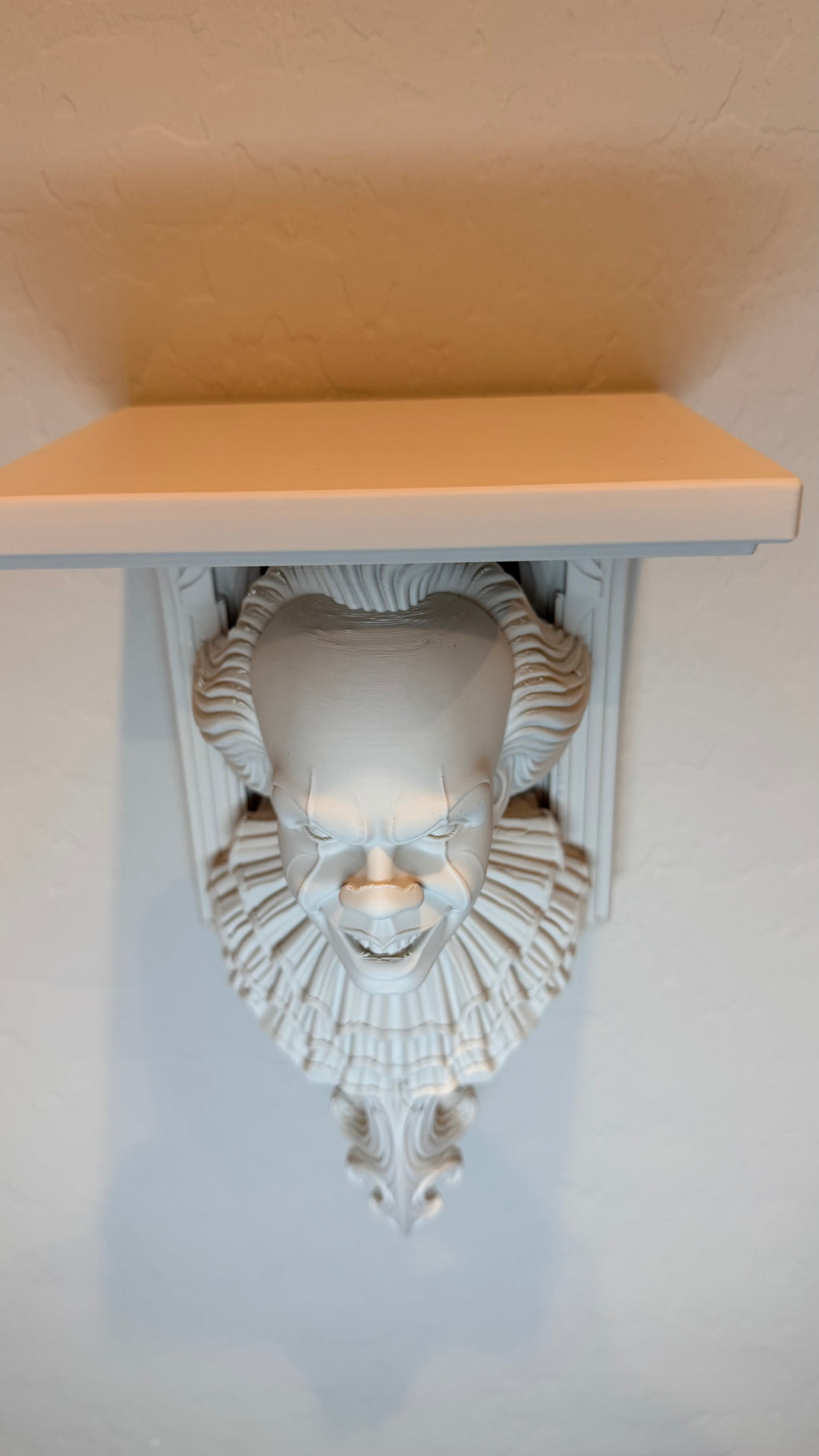 Horror It Pennywise 6x5 Top Floating Wall Shelf Collectible