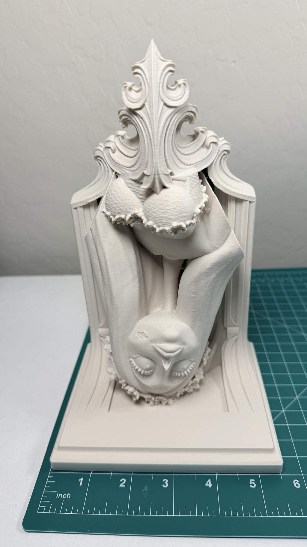 Horror Corpse Bride Emily 6x5 Top Floating Wall Shelf Collectible