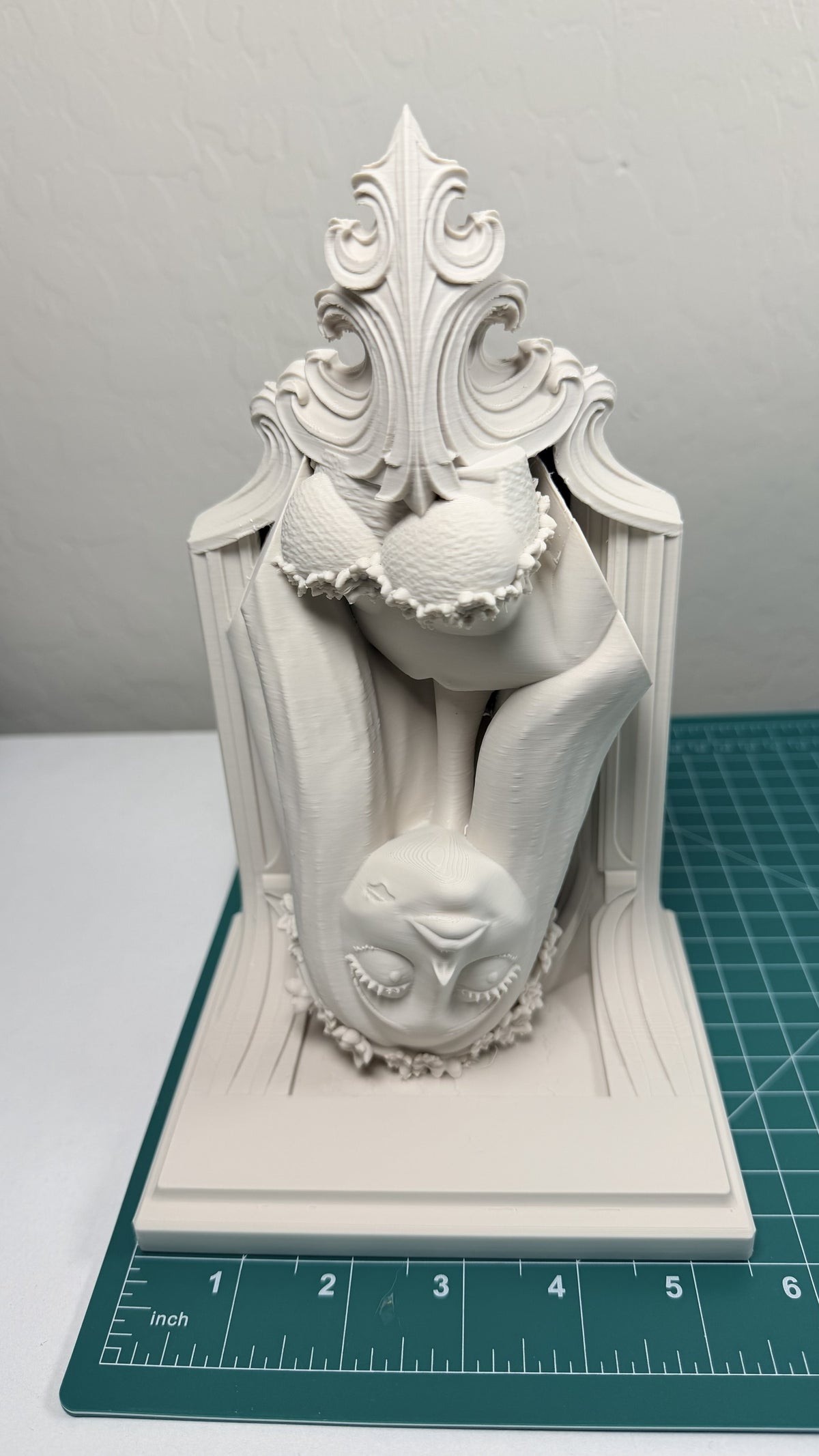 Horror Corpse Bride Emily 6x5 Top Floating Wall Shelf Collectible