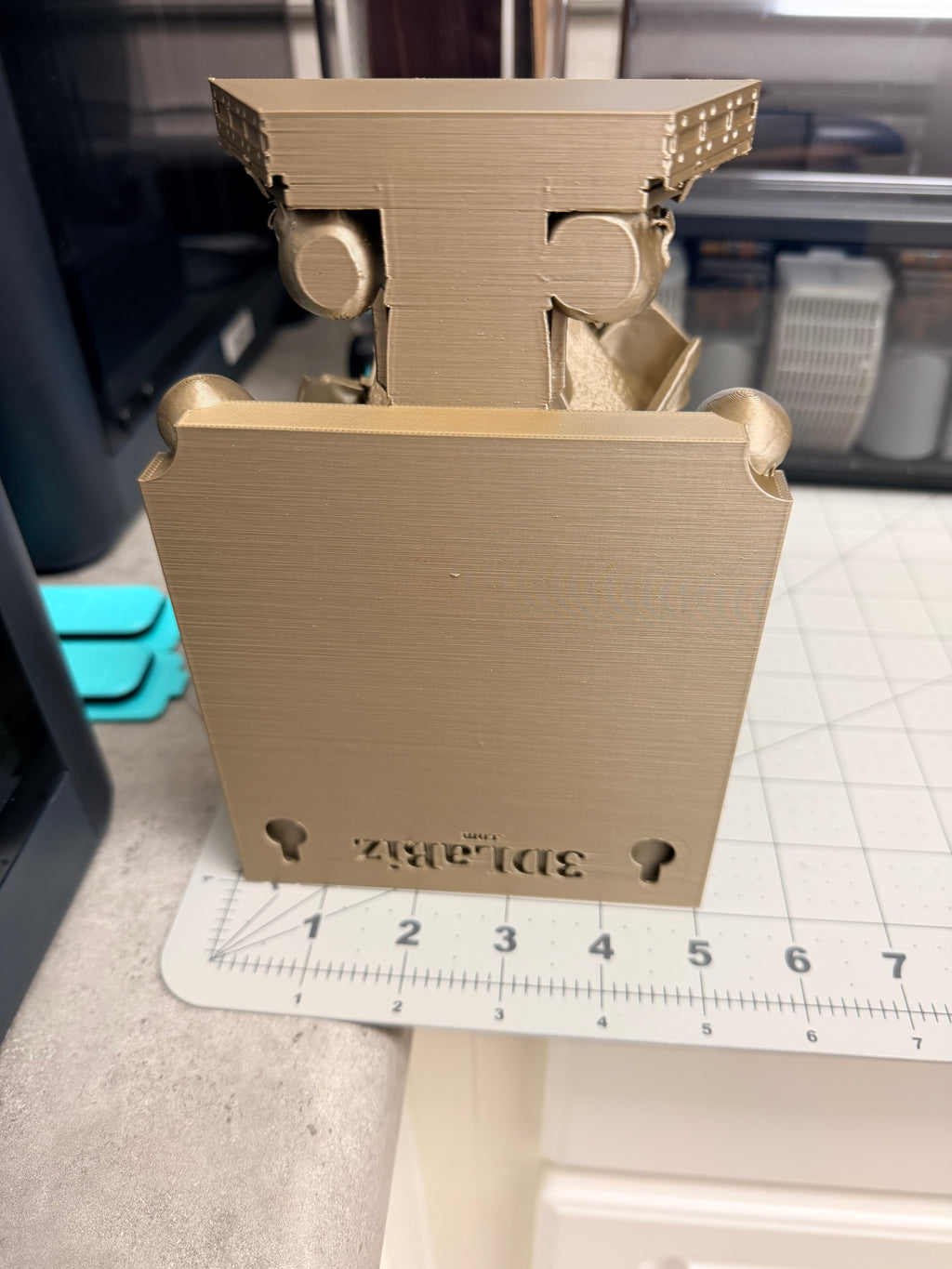 Alien vs Predator - AVP - Predator Like Floating Wall Shelf Decor Collectible