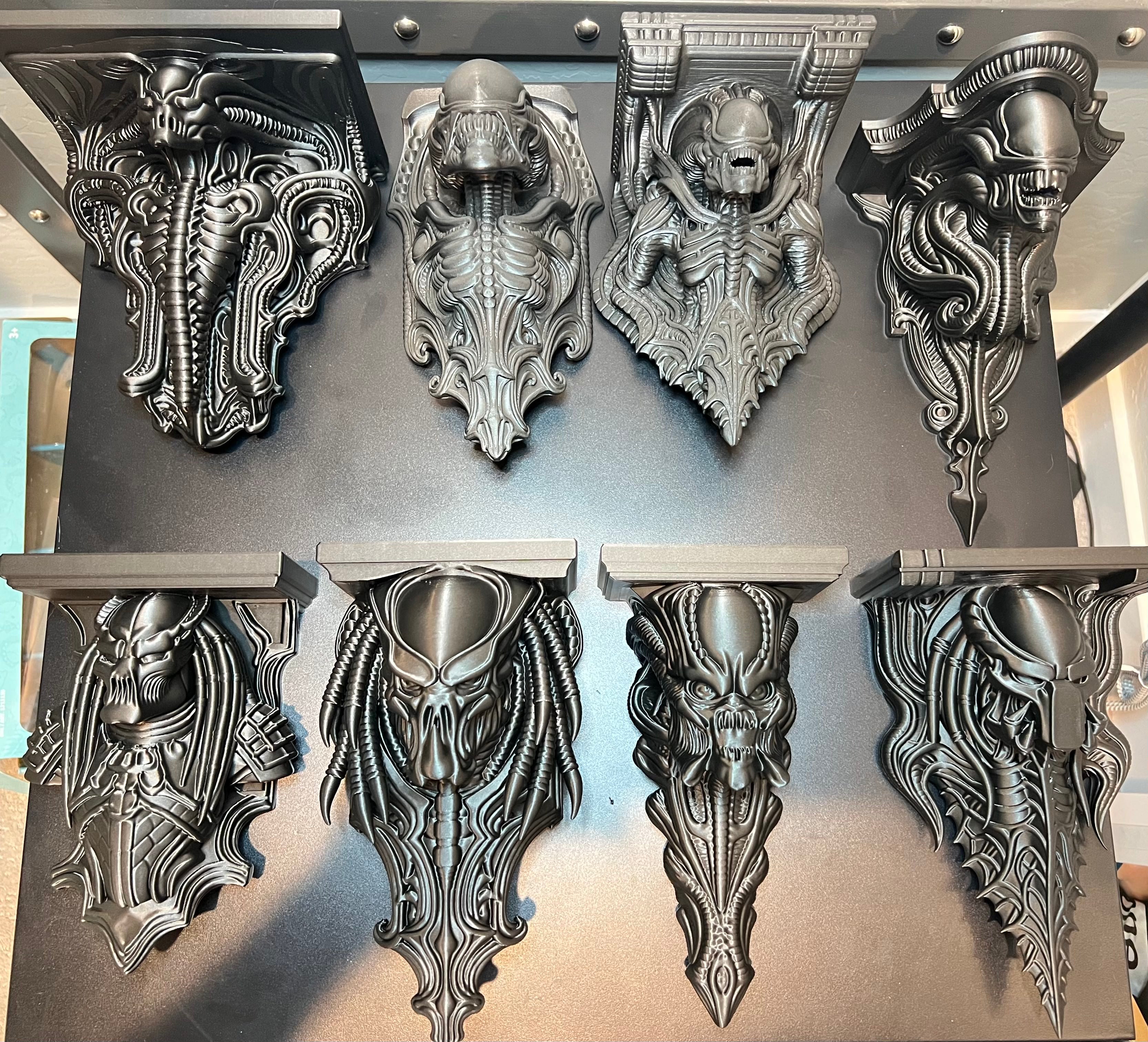 AVP - Alien vs Predator 8 Piece Wall Shelves Collectible