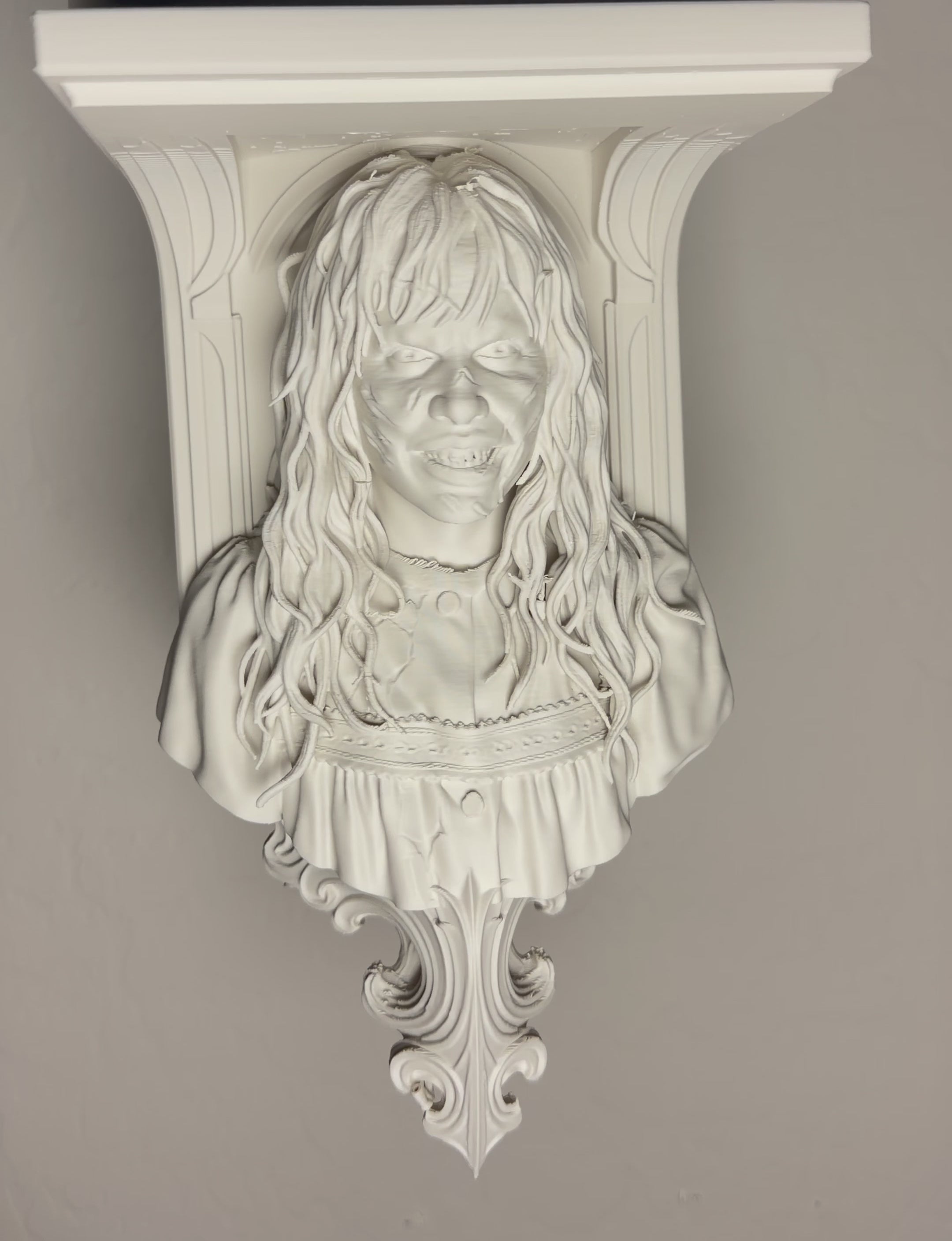 Horror The Exorcist Regan 6x5 Top Floating Wall Shelf Collectible